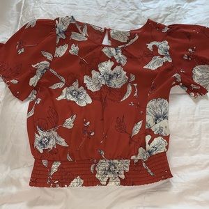 Stretchy floral shirt sleeved blouse